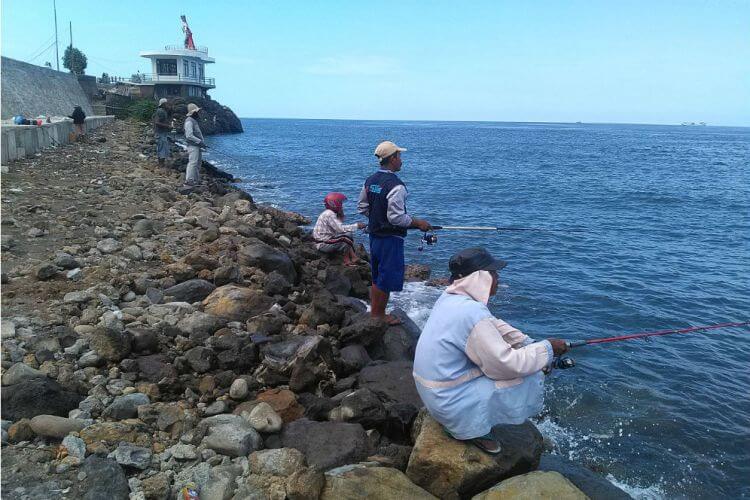 5 Tempat Spot Memancing Ikan Sarden Di Pemancingan Laut